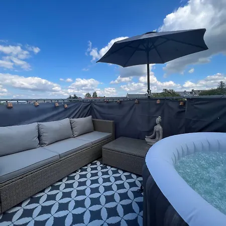 Apartment Pretty Rooftop Jacuzzi Chemnitz