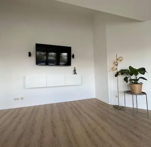 Pretty Rooftop Jacuzzi Apartment Chemnitz