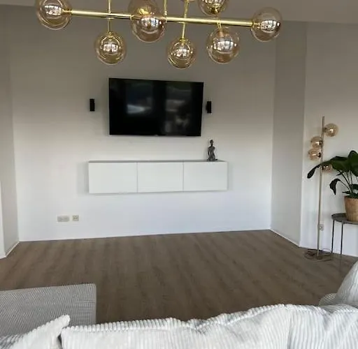 Pretty Rooftop Jacuzzi Διαμέρισμα *