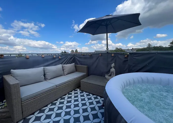 Apartment Pretty Rooftop Jacuzzi Chemnitz